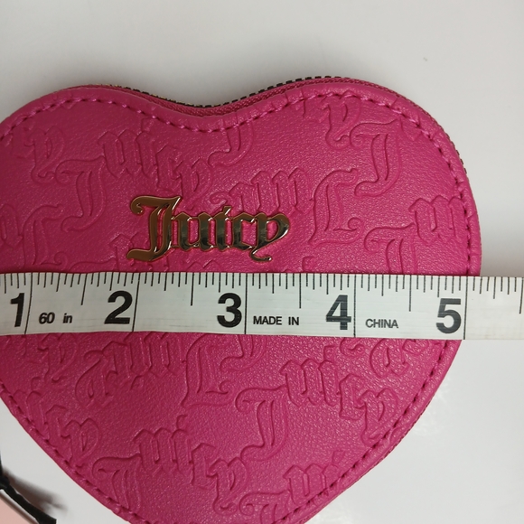 Juicy Couture Pink Flash Embosse 'Can't Tame Her' Heart Zip Around NWT - Picture 6 of 7